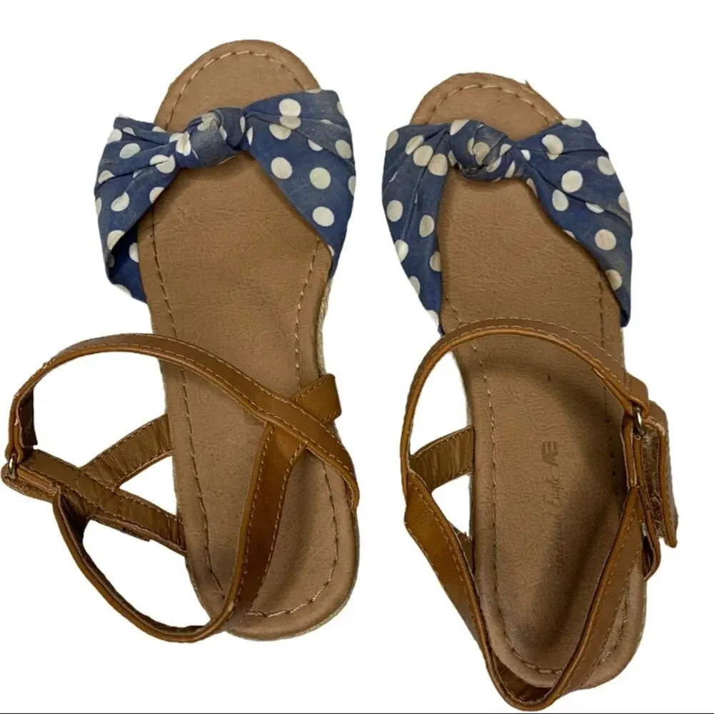 American Eagle 1 wedge sandal blue dots buckle